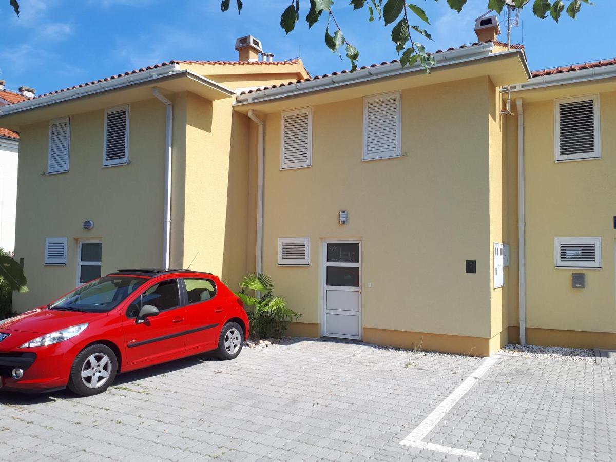 Apartment Betty Malinska Luaran gambar