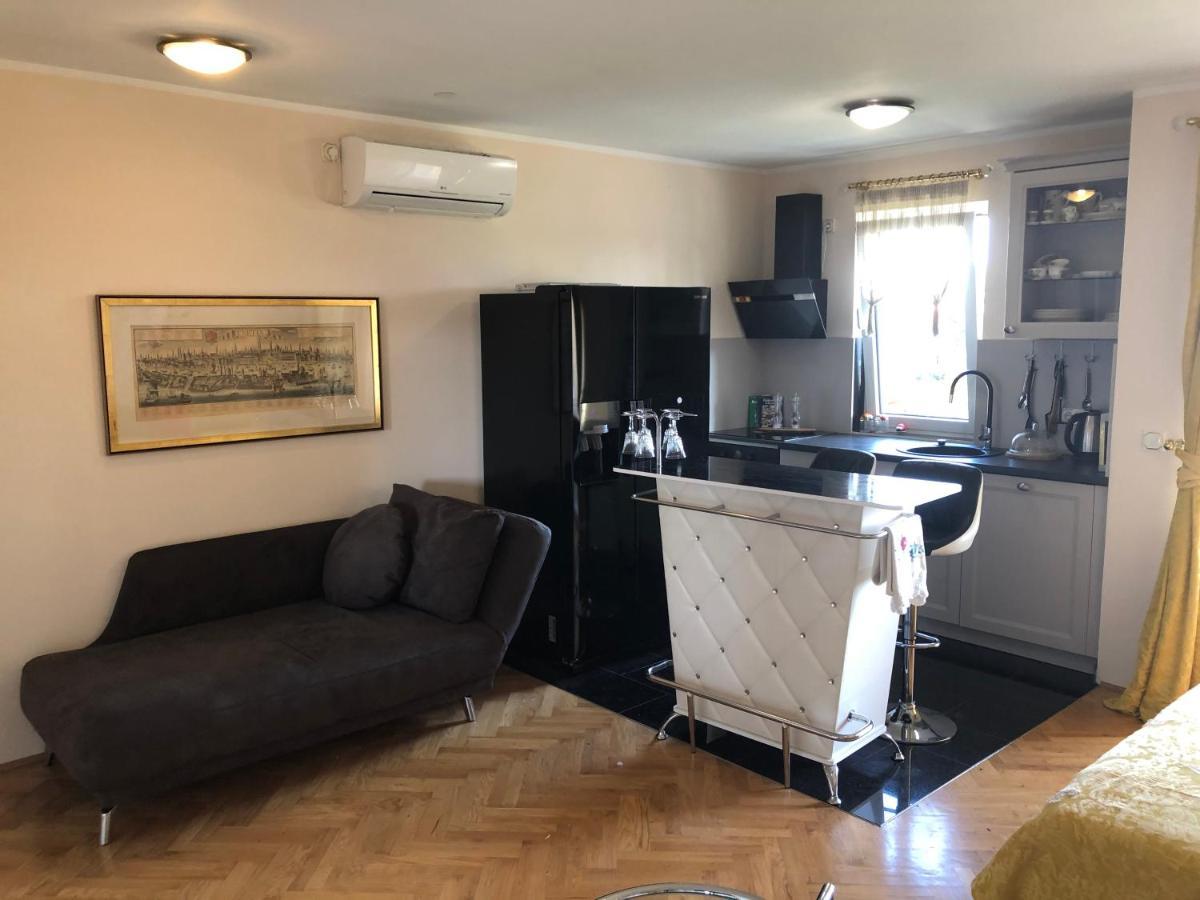 Apartment Betty Malinska Luaran gambar